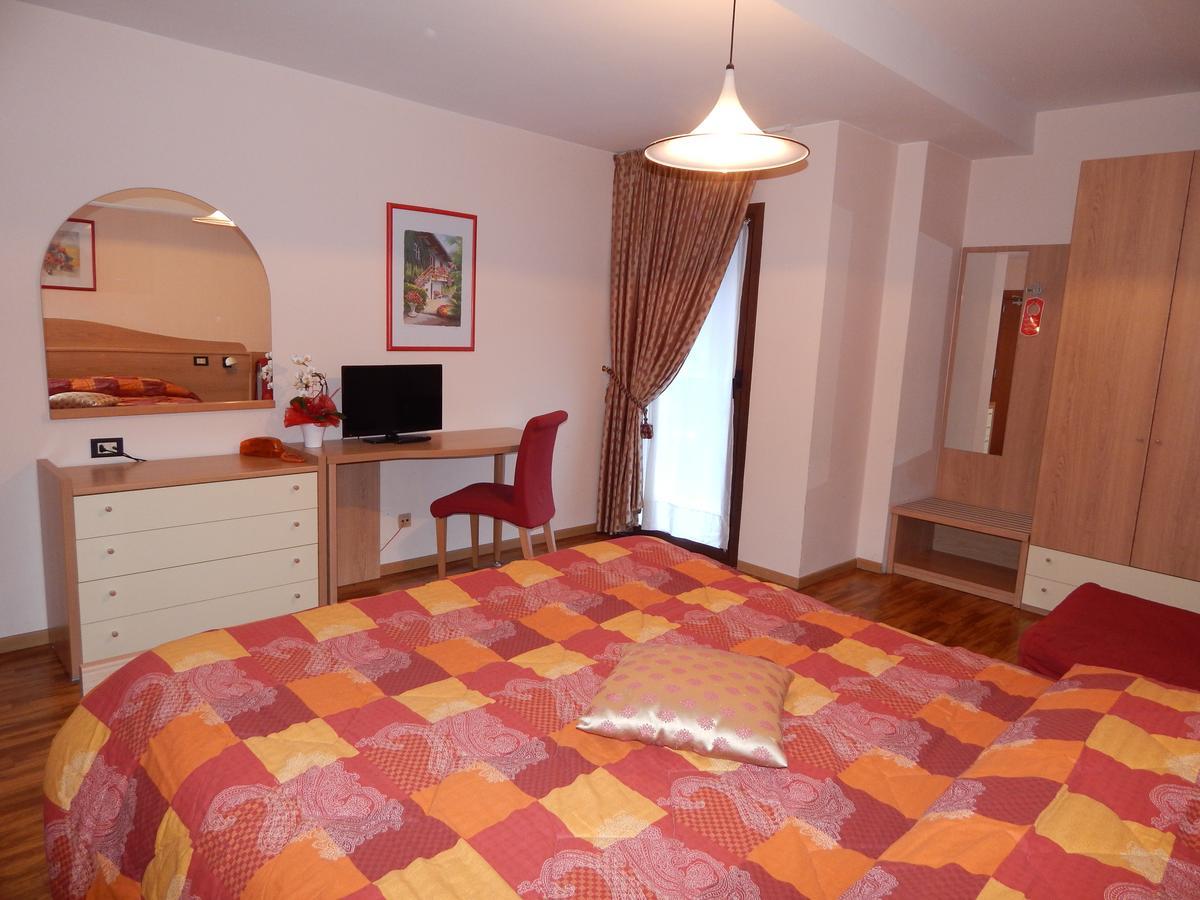 Roncone Albergo Ginevra מראה חיצוני תמונה
